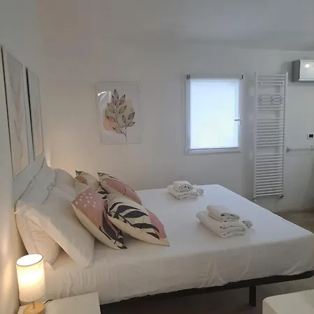 San Cosimato Cozy Flat * רומא